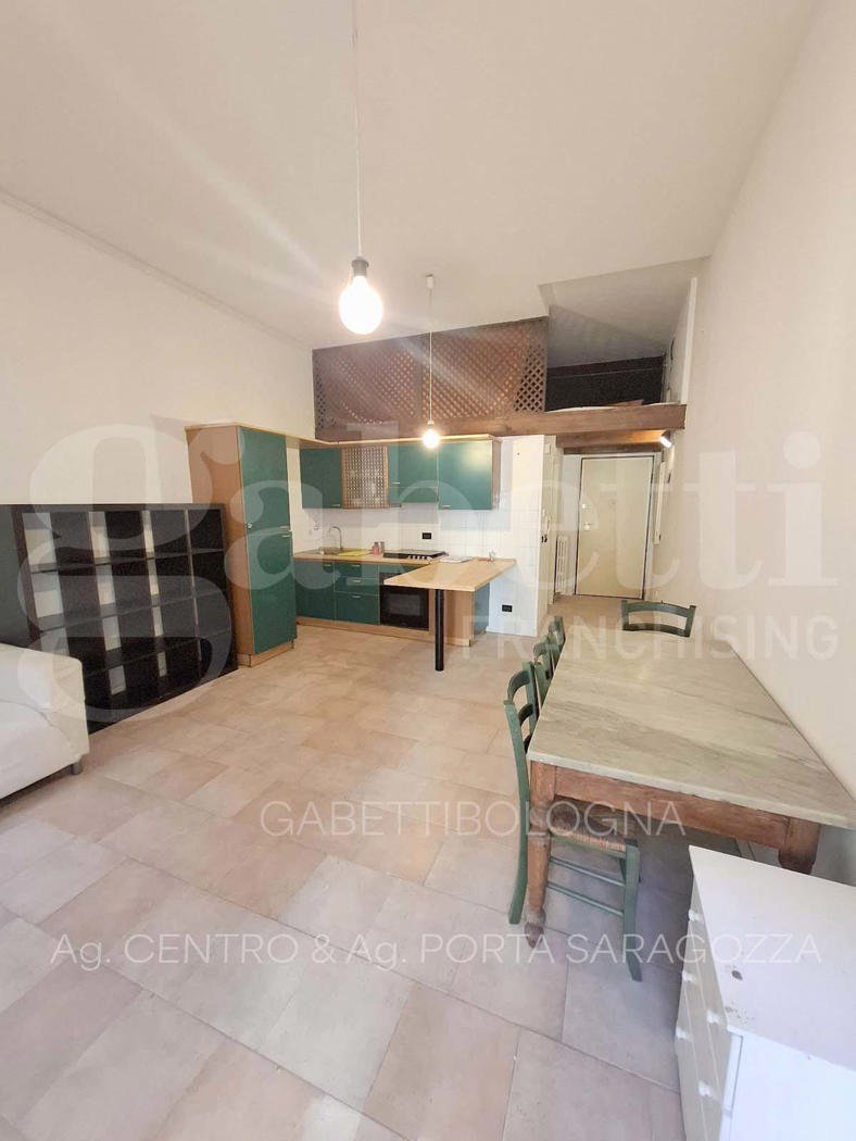 https://www.gabettibolognacentro.it/Appartamento vendita Bologna Via SAN VITALE, € 249.000, 1 camera, 70 mq
