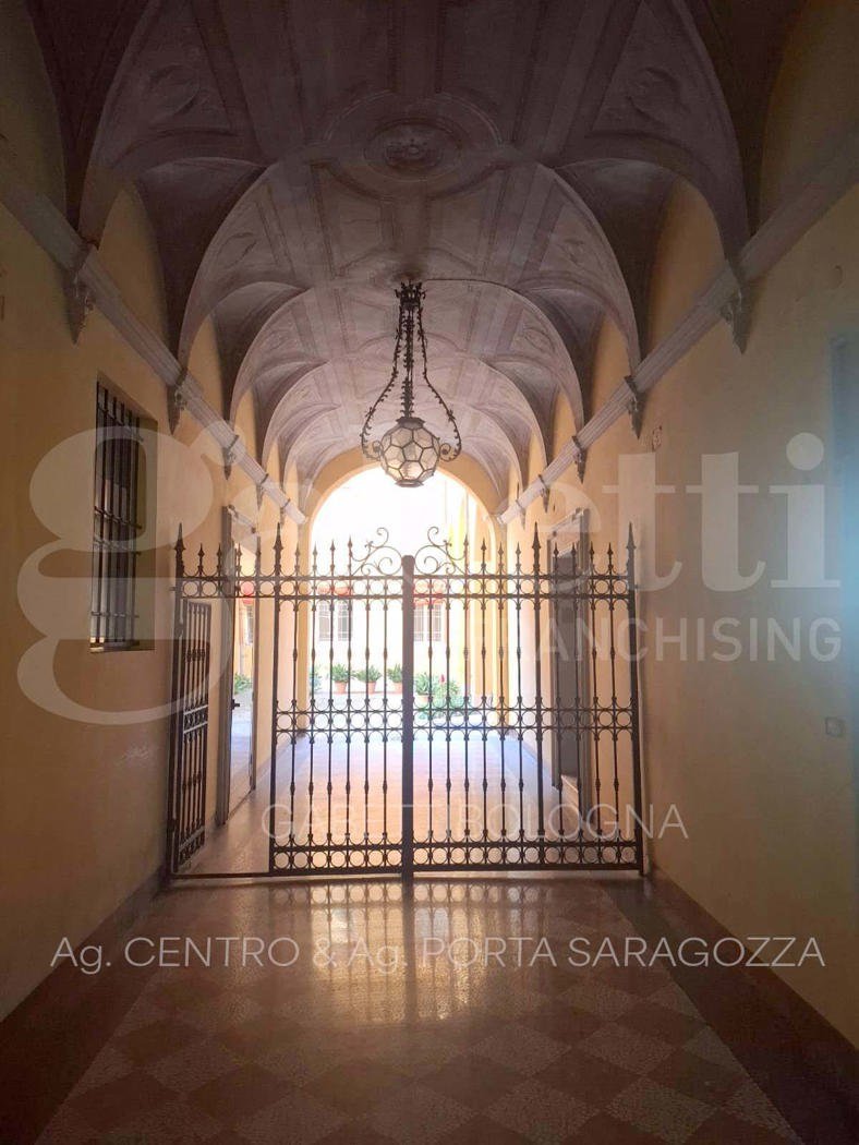https://www.gabettibolognacentro.it/Appartamento affitto Bologna Via DE' CARBONESI, € 1.100, 1 camera, 70 mq